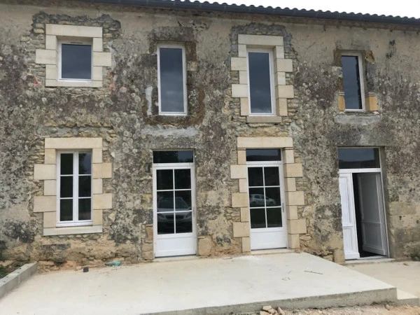 Réabilitation en menuiserie en Bois à aillas